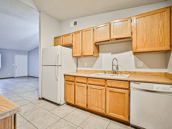 3rd image of 1608 Barrel Cactus Ct