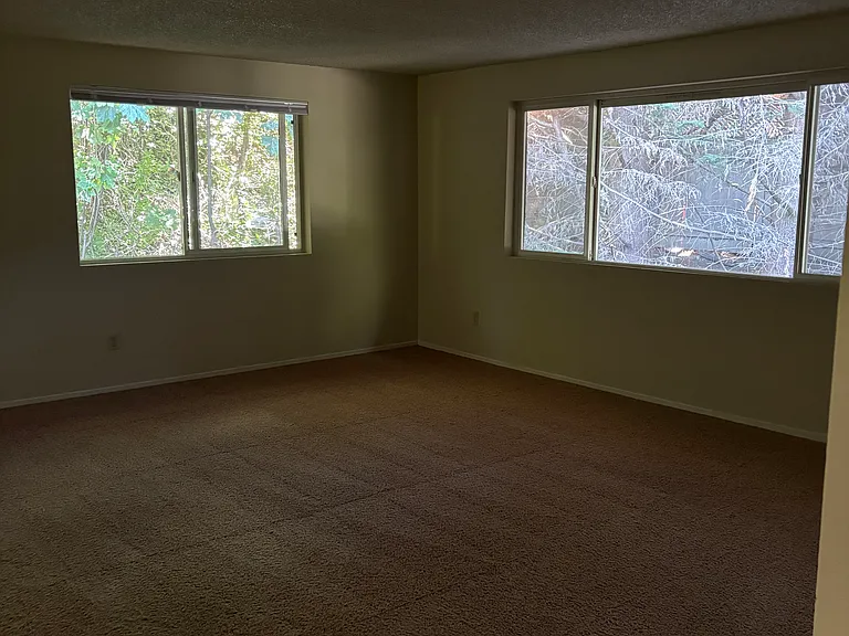 1634 S Kent Des Moines Rd #2 — Photo 2