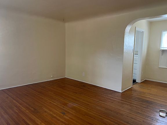 5th image of 2214 D St #1