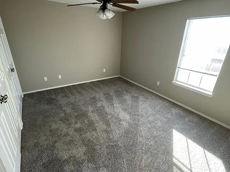 108 S Davis St — Photo 2