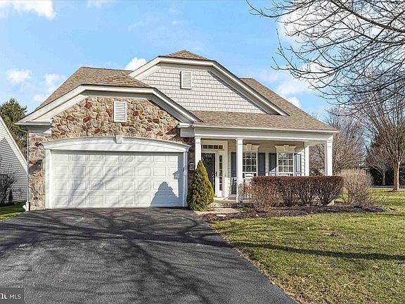 2nd image of 118 Petunia Dr