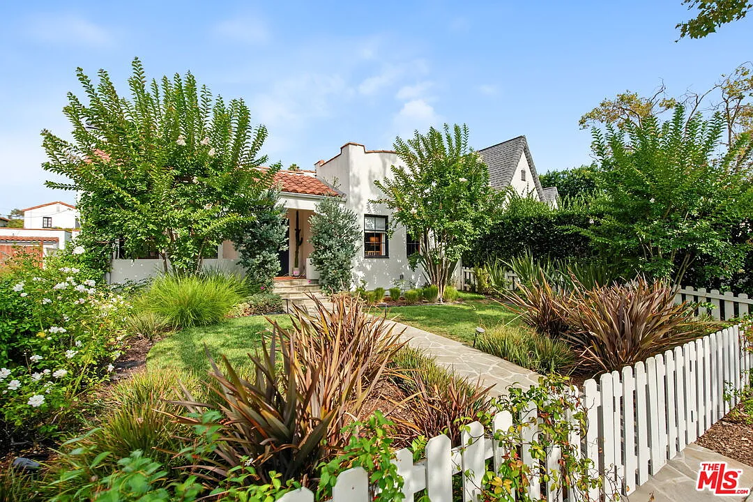 3 bed, 2.0 bath, 1838 sqft, $10,000 — Photo 2