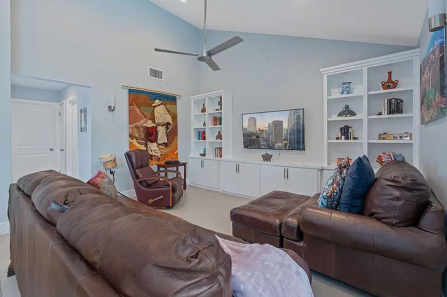 2 bed, 2.0 bath, 1227 sqft, $2,200 — Photo 2