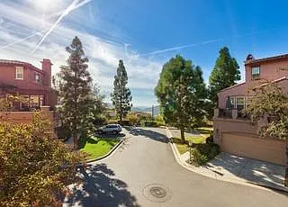 1380 Sky Ridge Ct — Photo 3