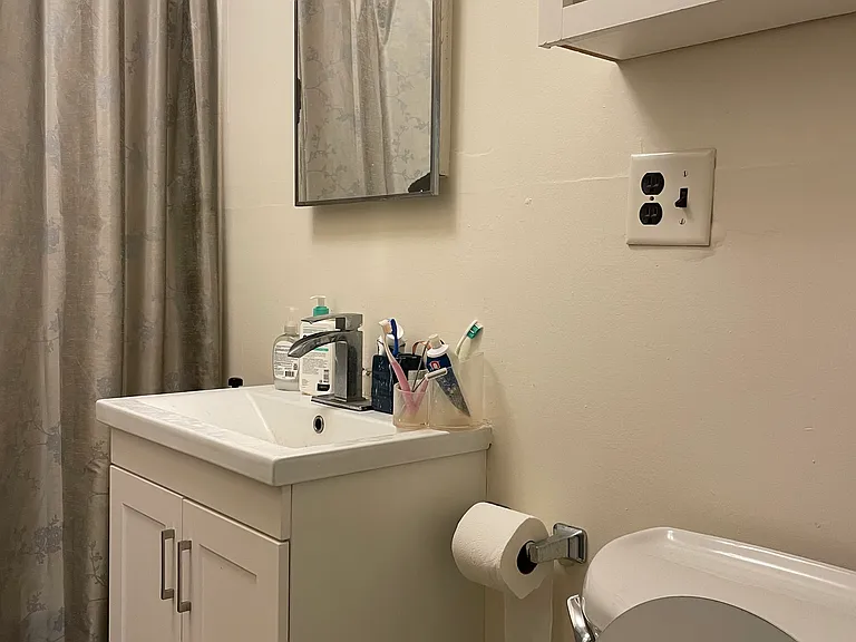 834 E Gorham St #2 — Photo 16