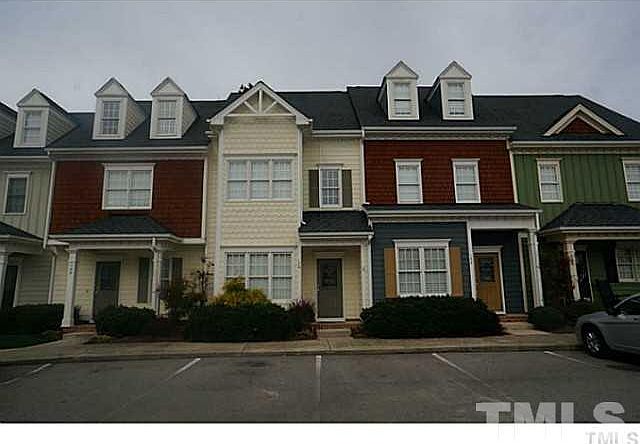2nd image of 136 Old Grove Ln