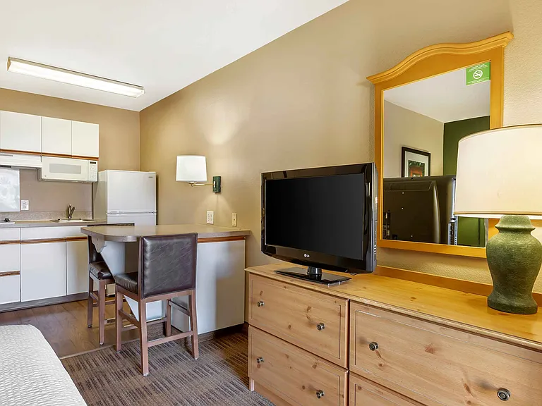 Studio Suite - 1 Queen Bed