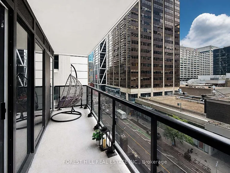 771 Yonge St W #601 — Photo 24