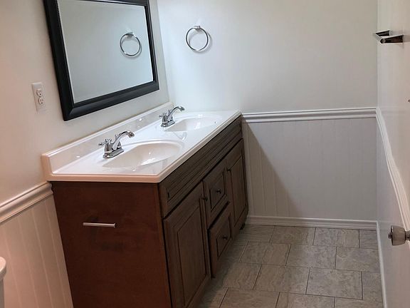 5th image of 4242 E West Hwy #511