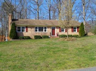2910 Clintwood Rd, Midlothian, VA 23112