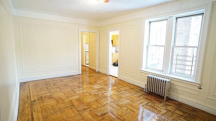 1st image of 2318 Loring Pl N #6F