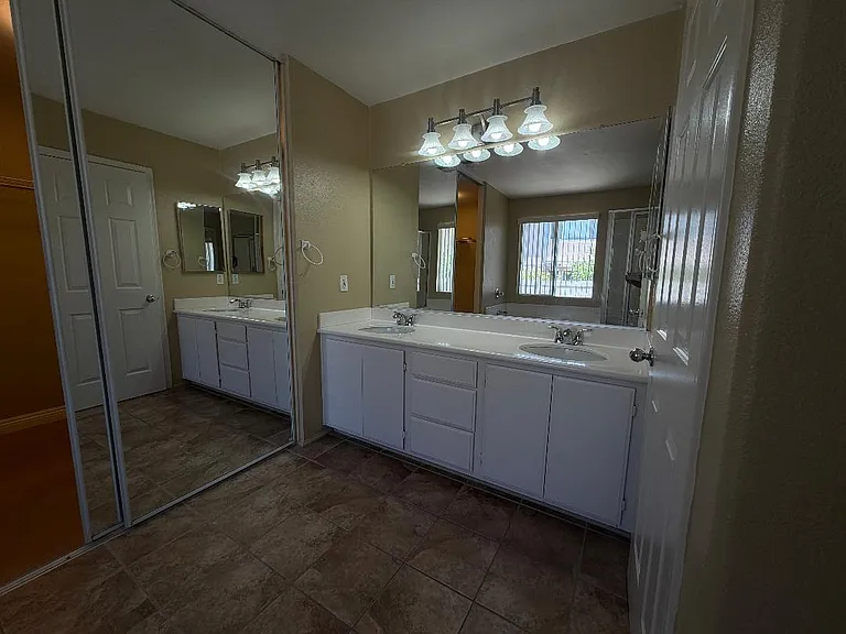 11772 Declaration Dr — Photo 13
