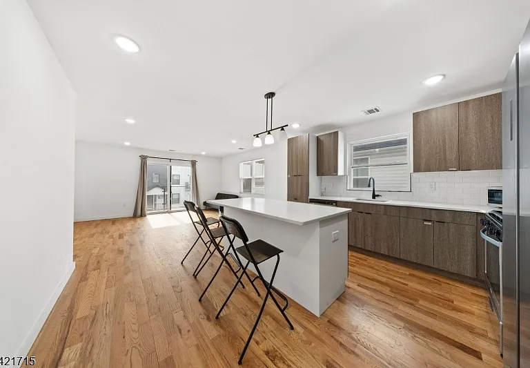 735 Seaport Dr #2 — Photo 15