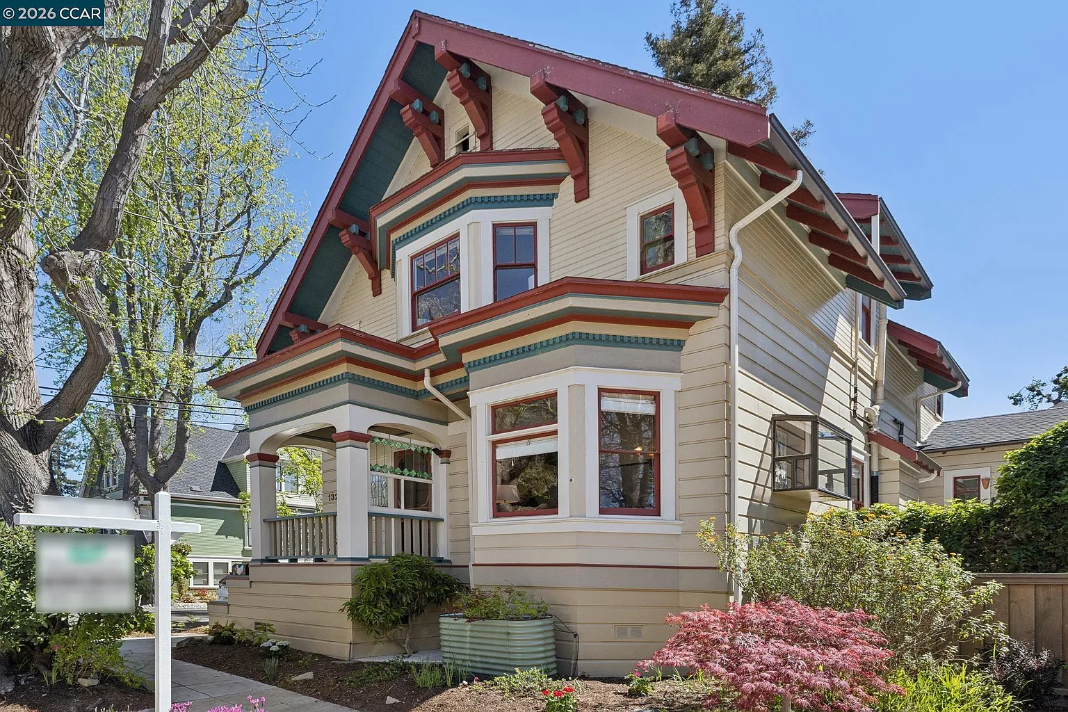 1324 Grove St photo 1