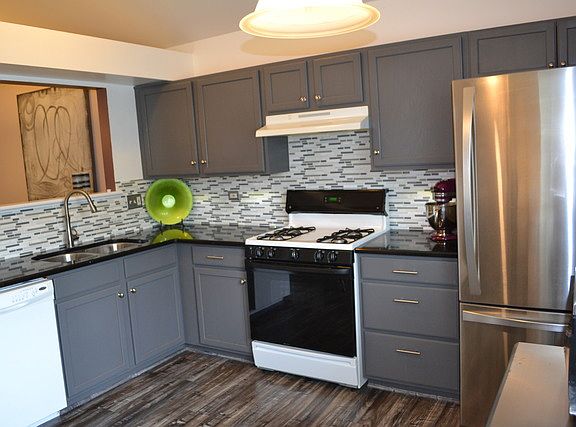 5th image of 414 Hidden Creek Ln