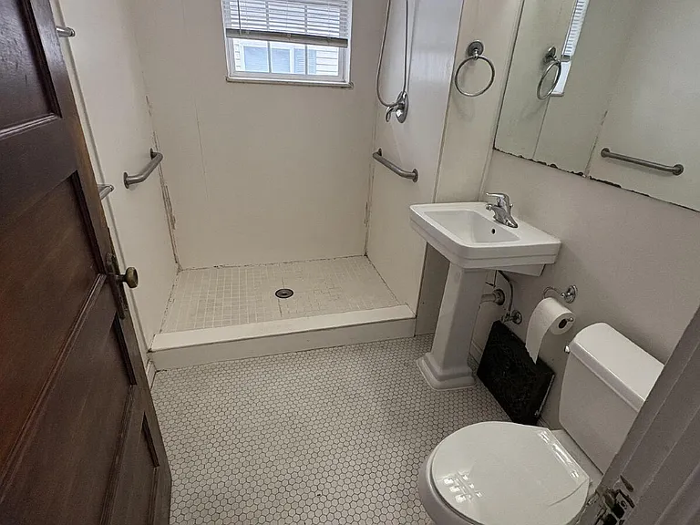 110 S College Ave — Photo 9