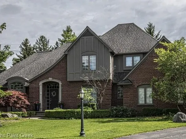 4853 Goodison Place Dr, Rochester, MI 48306
