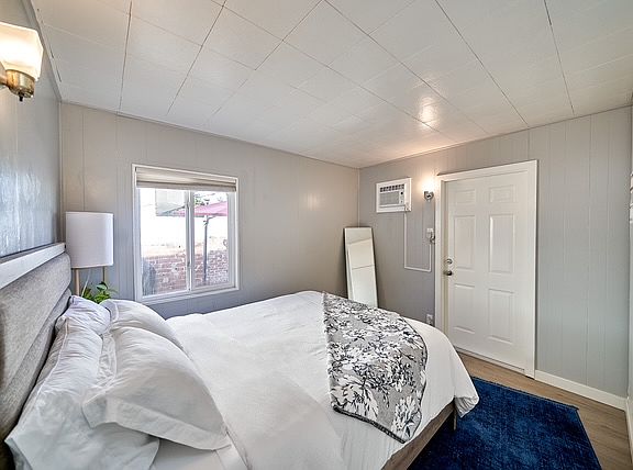 4th image of 4117 E Theresa St