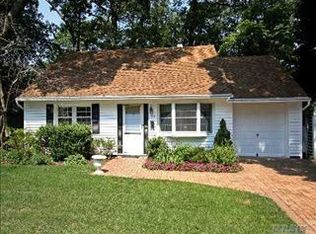 1716 Auburn Rd, Wantagh, NY 11793