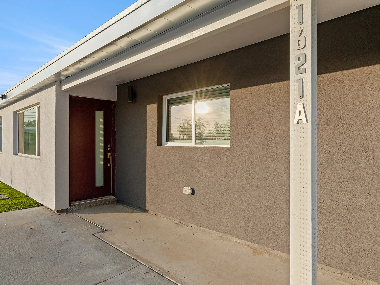 2 bed, 857 sqft, $1,495 — Photo 2