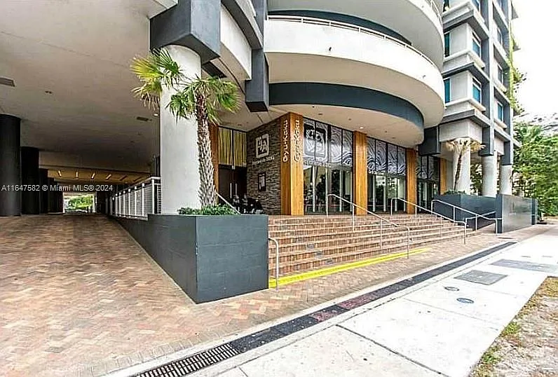 1 bed, 1.5 bath, 675 sqft, $2,699 — Photo 3