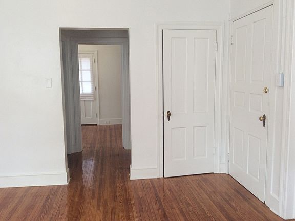 2nd image of 127 N Beaver St APT 2