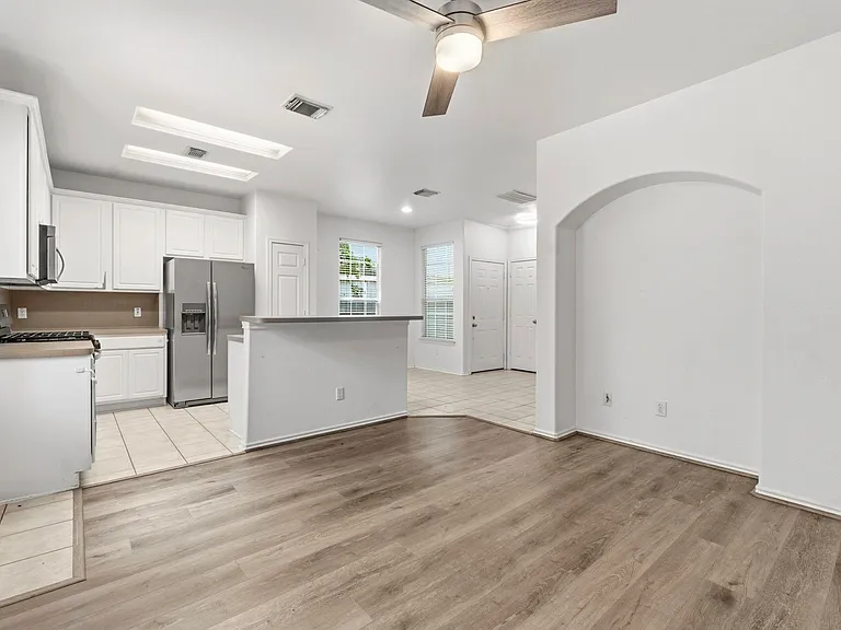 149 E Summerhaze Cir — Photo 5