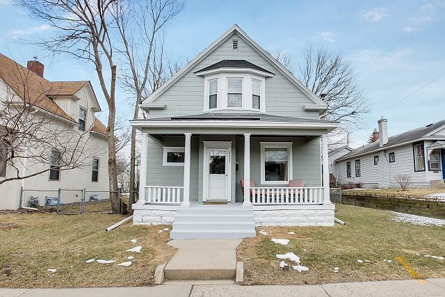1st image of 3217 Bryant Ave S