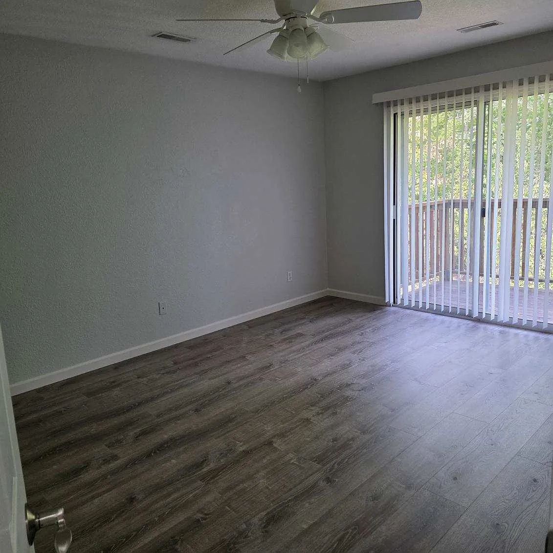 2 bed, 1030 sqft, $1,050 — Photo 3