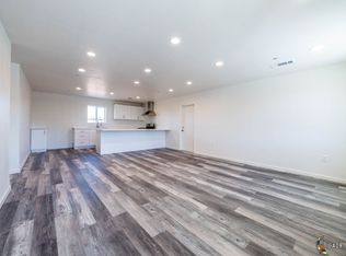 881 Woodward Ave, El Centro, CA 92243