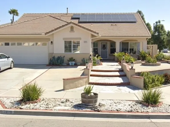 6819 Sunridge Ct, Fontana, CA 92336