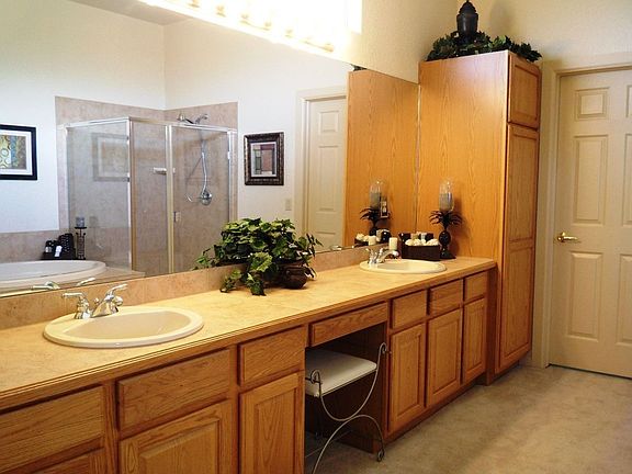 Expansive 5 Piece Master Bath