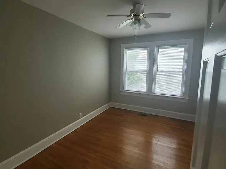 1-2105 Mount Vernon Ave #1 — Photo 10