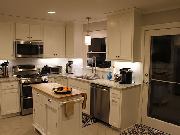 Granite Tops & SS Appliances