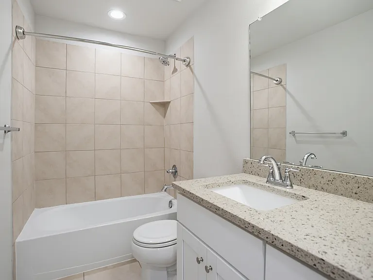11931 Casparis — Photo 13