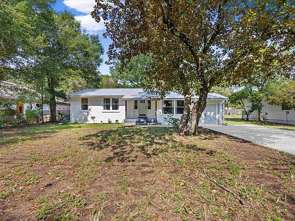 2nd image of 226 Bradley Dr NE
