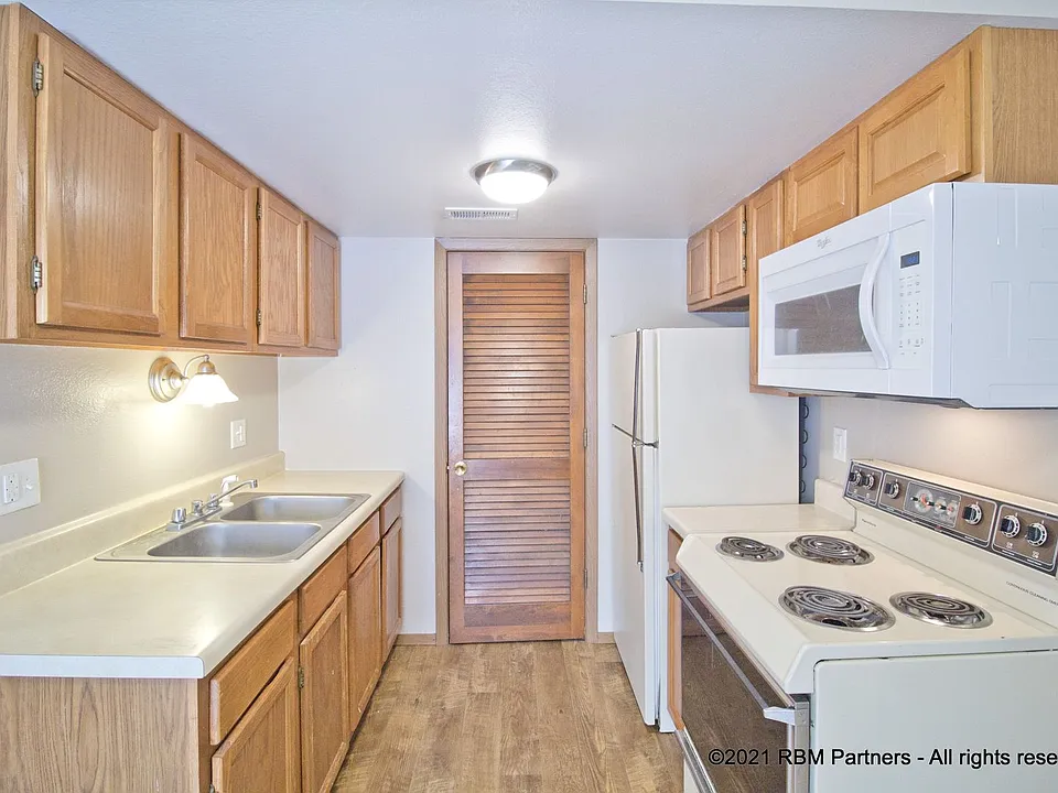 1711-1713 N Main St