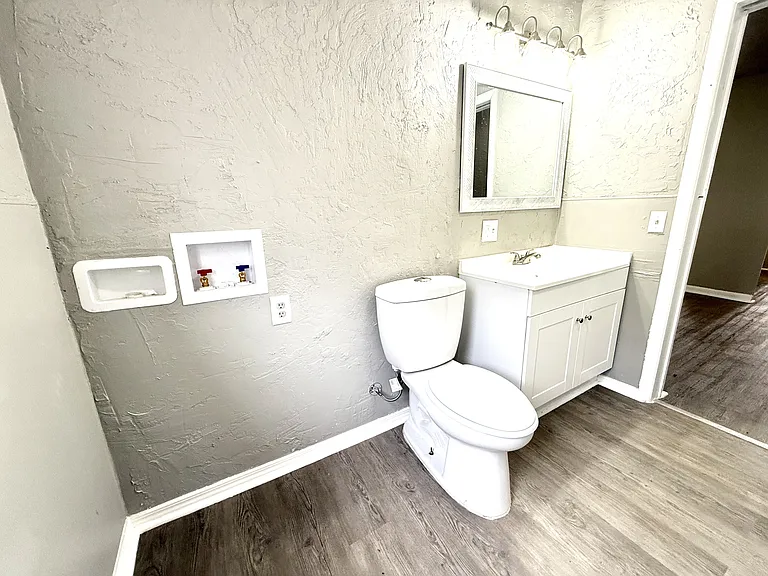 2378 E Texas St — Photo 20