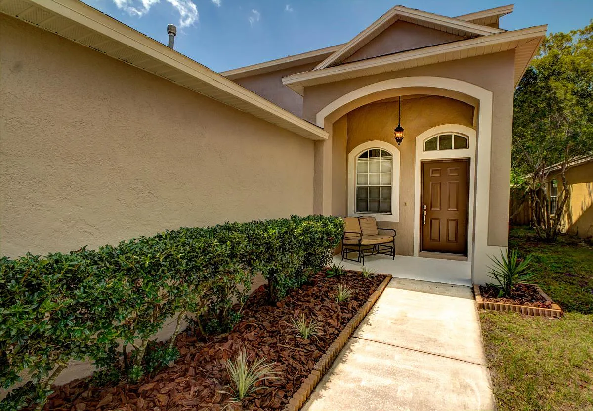 4 bed, 2.5 bath, 2016 sqft, $3,100 — Photo 3