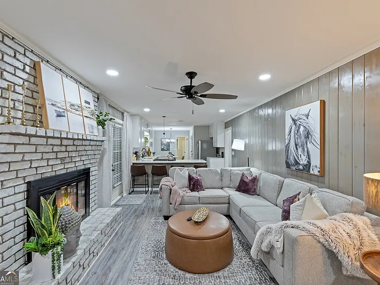 2984 Blackberry Ln — Photo 9