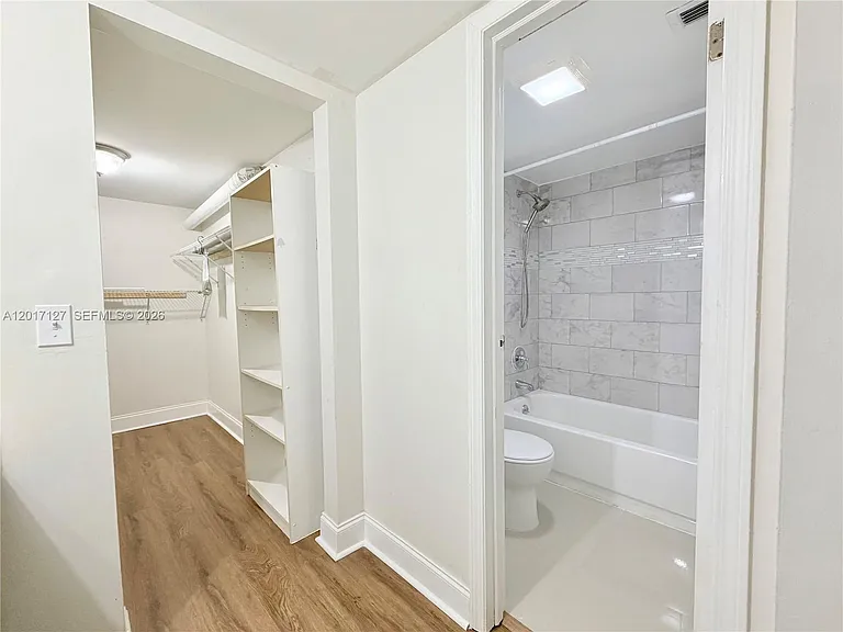 450 Commodore Dr #214 — Photo 6