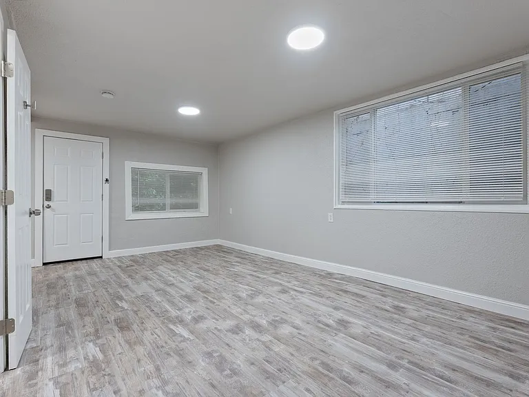 3812 R St — Photo 5