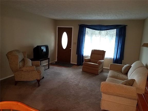4th image of 328 Byron Cir