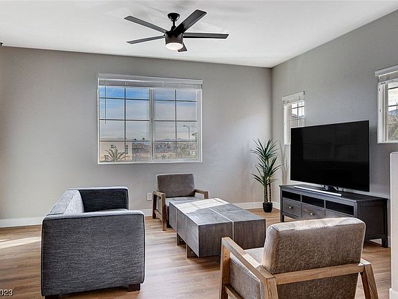 5th image of 27 Hudson Canyon St Unit 3