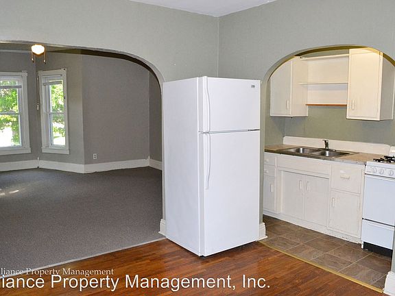 5th image of 1017 Laramie St APT 04