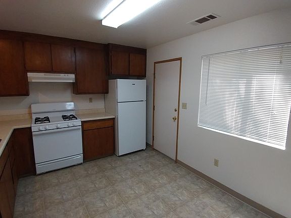 4th image of 1975 10th St APT 4