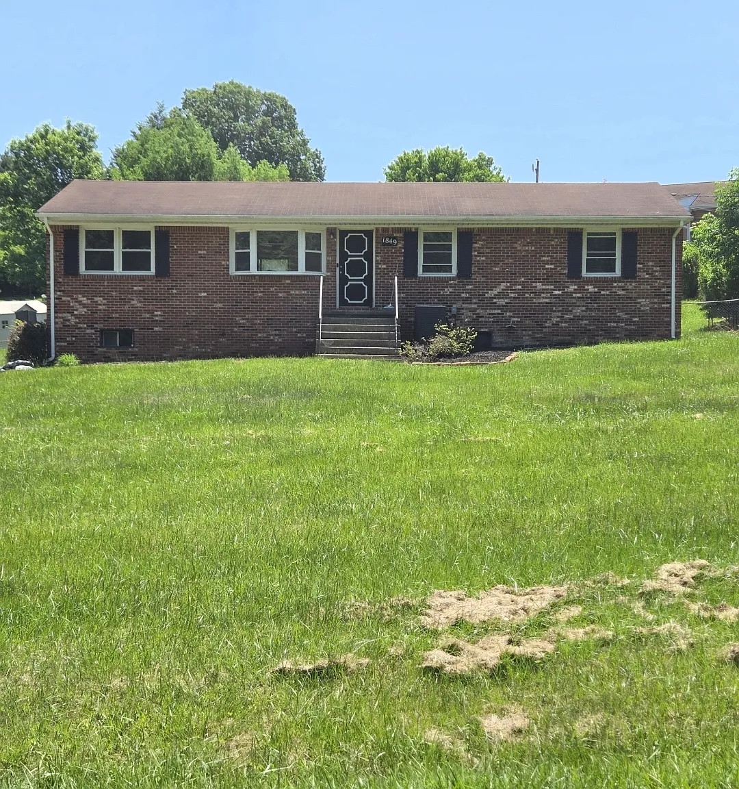 4 bed, 3000 sqft, $2,595 — Photo 1