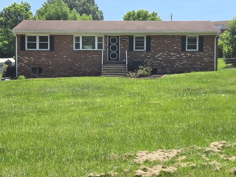 1849 Rainbow Forest Dr — Photo 1