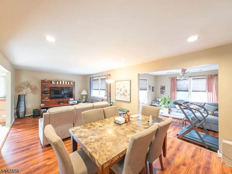6 Patrick Henry Ct #B — Photo 7