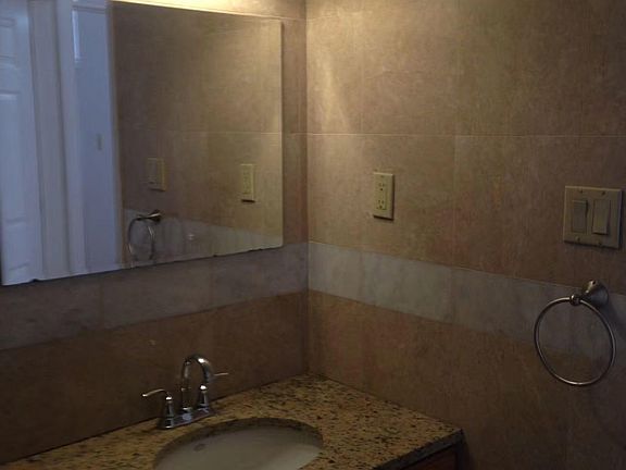 5th image of 926 Race St #7C